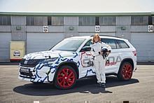 Sabine Schmitz stellte mit dem Skoda Kodiaq RS einen Rundenrekord für siebensitzige SUV auf dem Nürburgring auf.  Foto: Auto-Medienportal.Net/Skoda